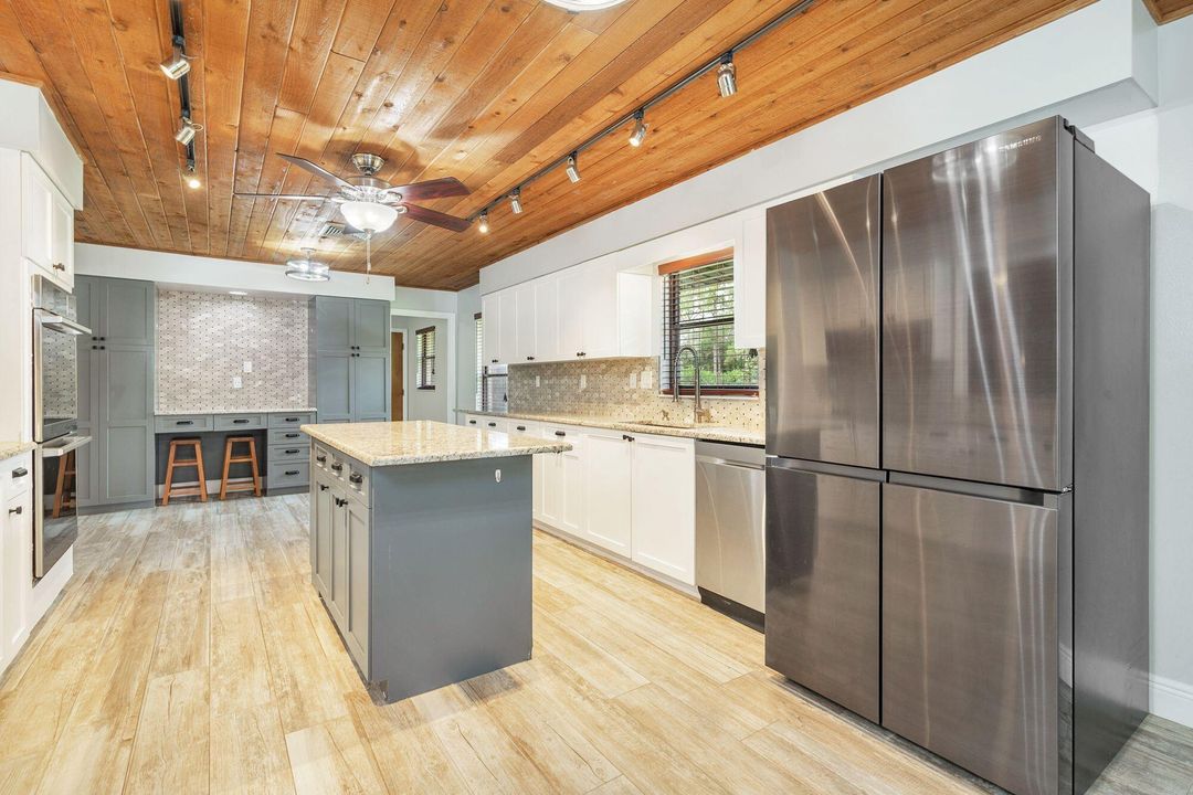 Activo con contrato: $1,475,000 (3 camas, 3 baños, 3279 Pies cuadrados)