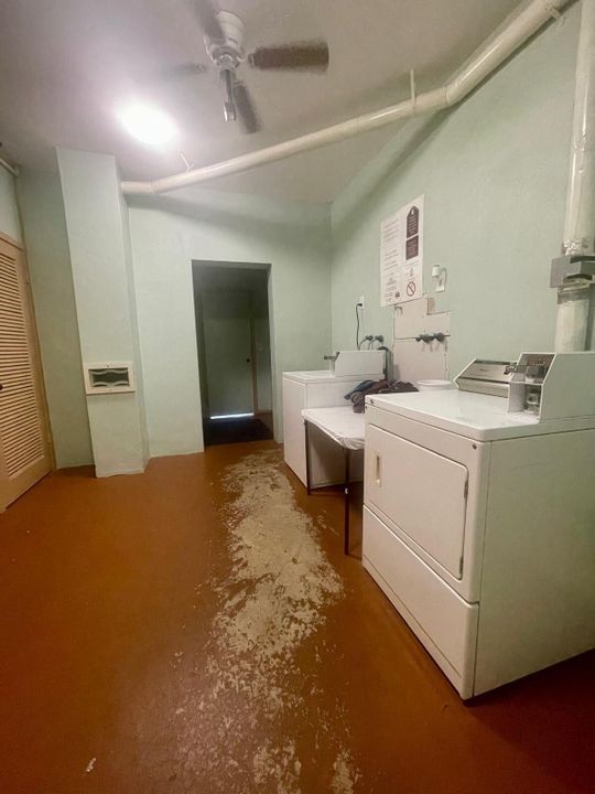 Active With Contract: $1,450 (1 beds, 1 baths, 640 Square Feet)