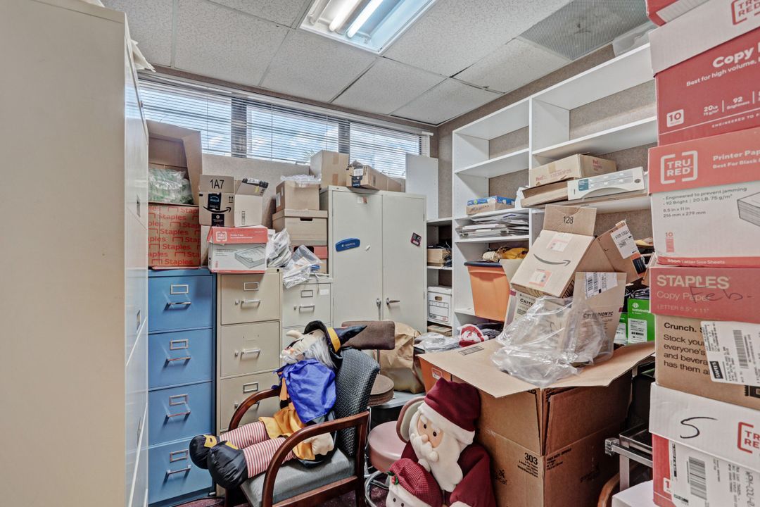 На продажу: $32 (0 спален, 0 ванн, 2851 Квадратных фут)