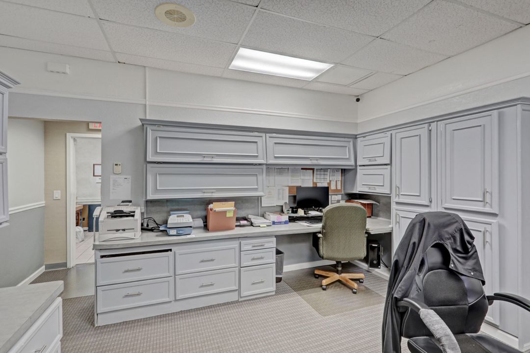 На продажу: $32 (0 спален, 0 ванн, 2851 Квадратных фут)