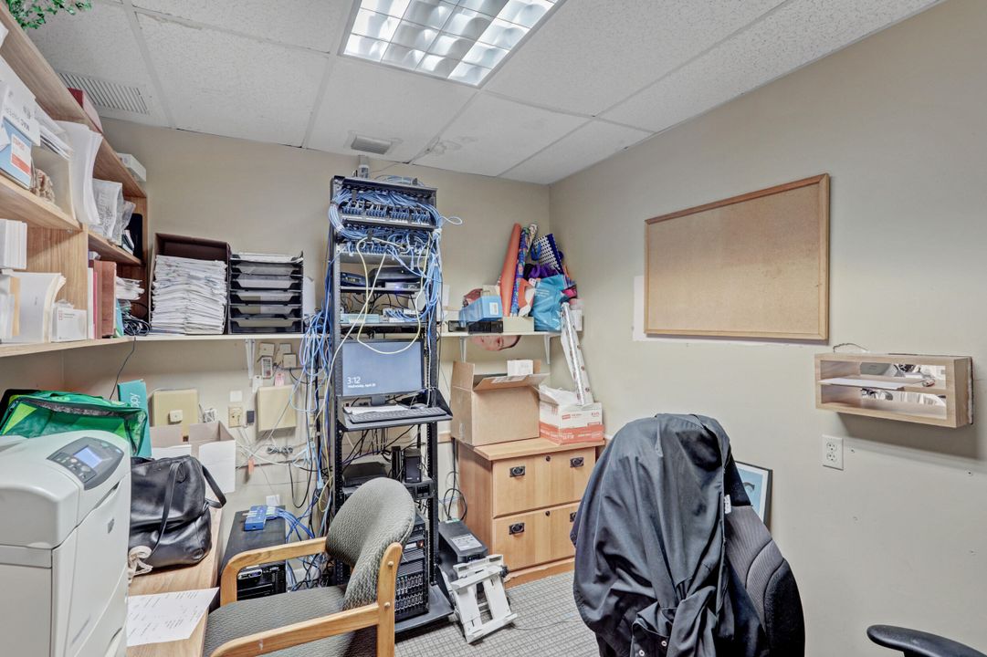 На продажу: $32 (0 спален, 0 ванн, 2851 Квадратных фут)