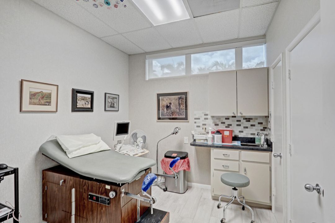 На продажу: $32 (0 спален, 0 ванн, 2851 Квадратных фут)