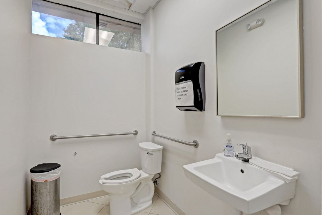 На продажу: $32 (0 спален, 0 ванн, 2851 Квадратных фут)