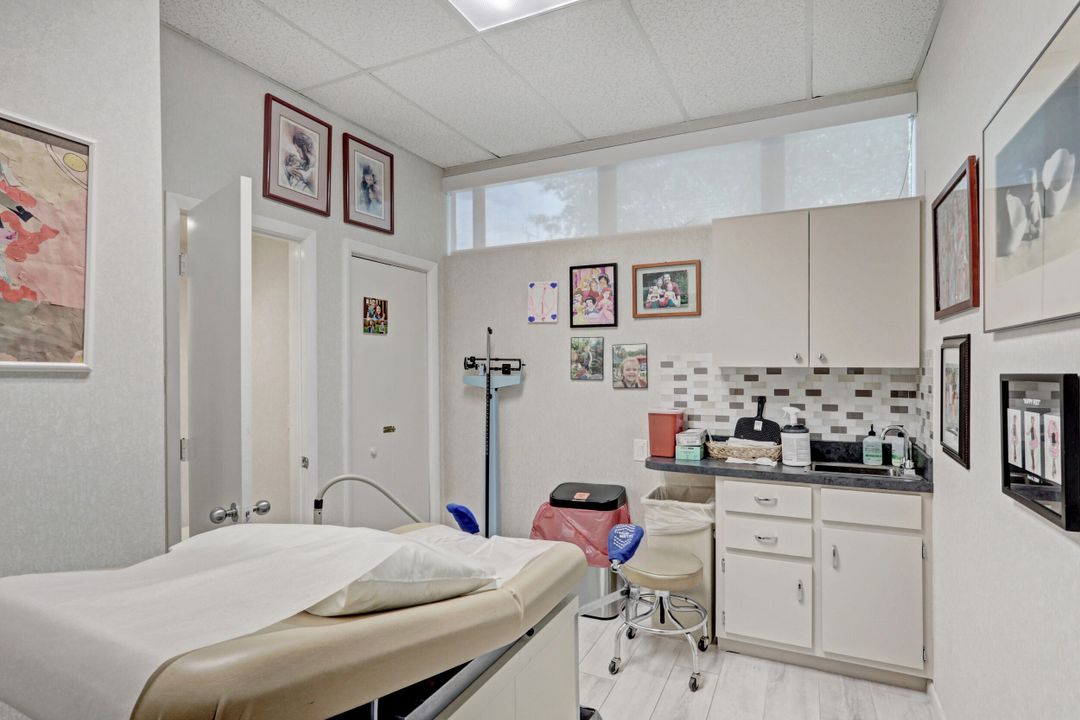 На продажу: $32 (0 спален, 0 ванн, 2851 Квадратных фут)