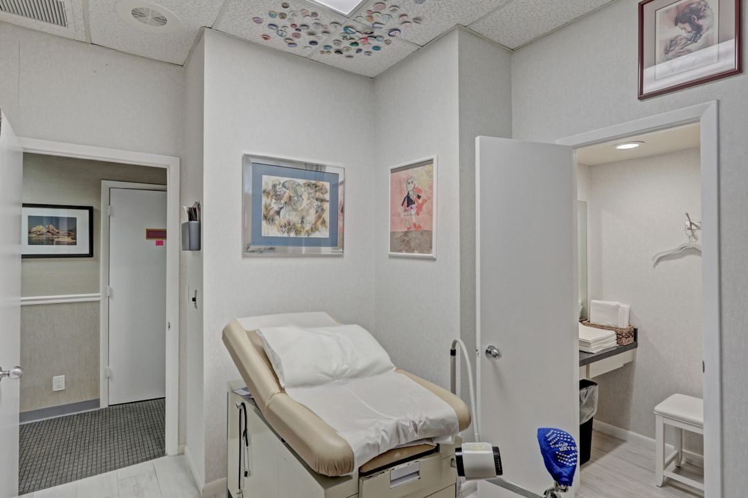 На продажу: $32 (0 спален, 0 ванн, 2851 Квадратных фут)