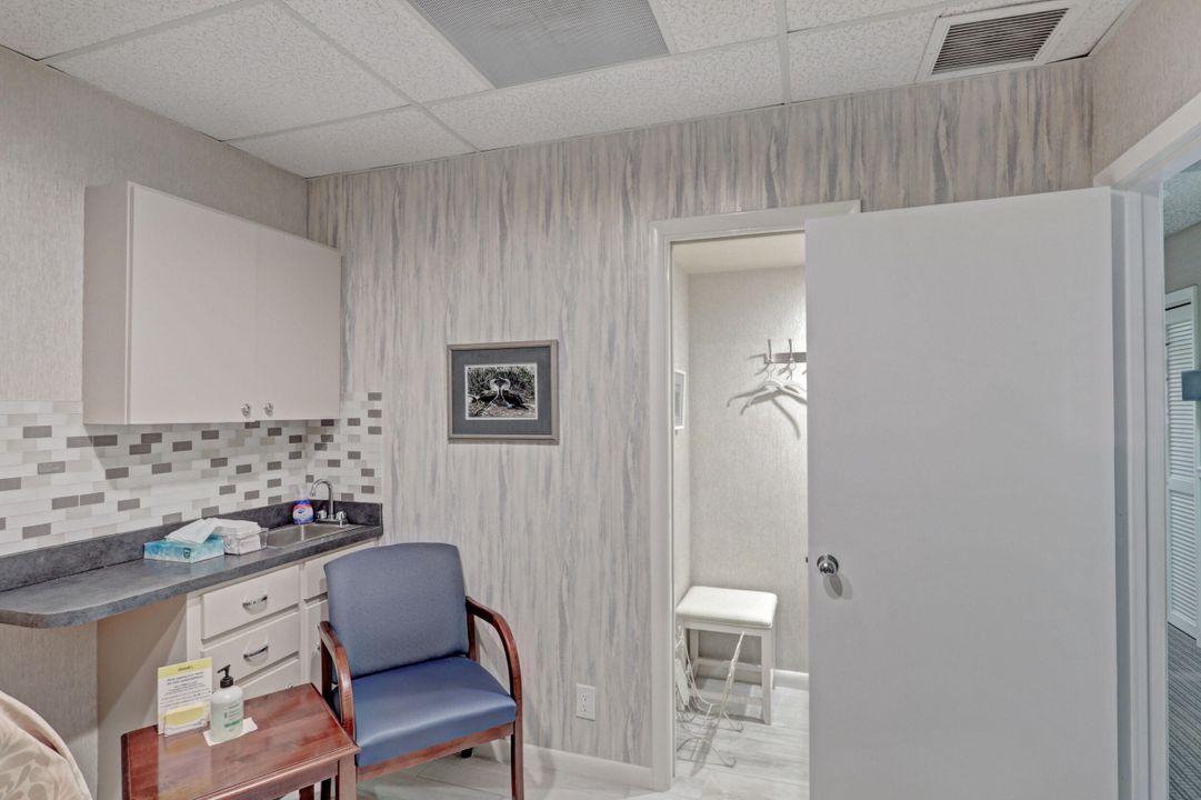 На продажу: $32 (0 спален, 0 ванн, 2851 Квадратных фут)