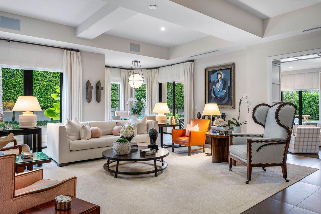 合同活跃: $8,750,000 (5 贝兹, 6 浴室, 6793 平方英尺)