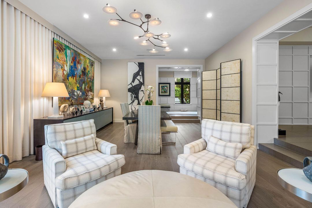 合同活跃: $8,750,000 (5 贝兹, 6 浴室, 6793 平方英尺)