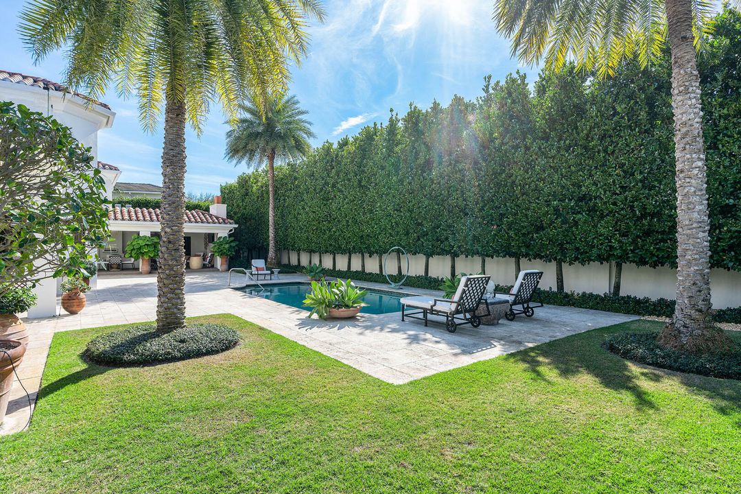 合同活跃: $8,750,000 (5 贝兹, 6 浴室, 6793 平方英尺)