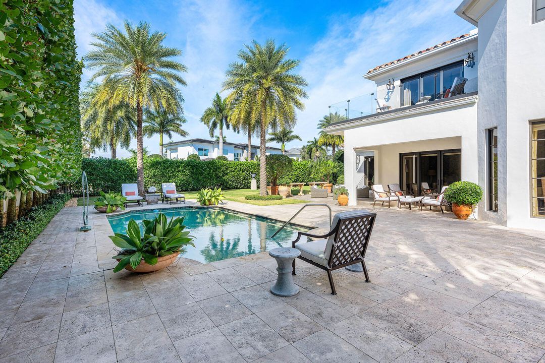 合同活跃: $8,750,000 (5 贝兹, 6 浴室, 6793 平方英尺)