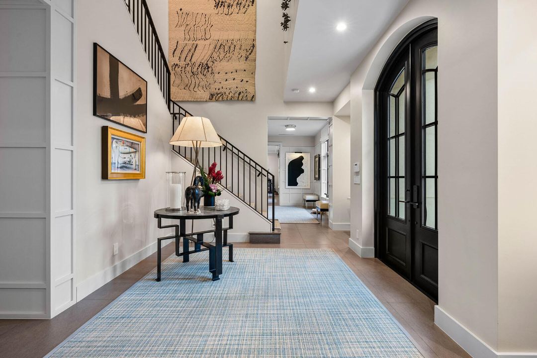 合同活跃: $8,750,000 (5 贝兹, 6 浴室, 6793 平方英尺)