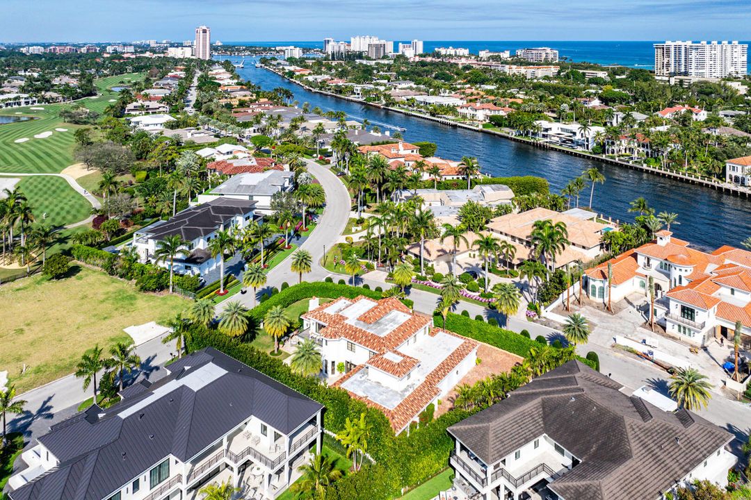 合同活跃: $8,750,000 (5 贝兹, 6 浴室, 6793 平方英尺)