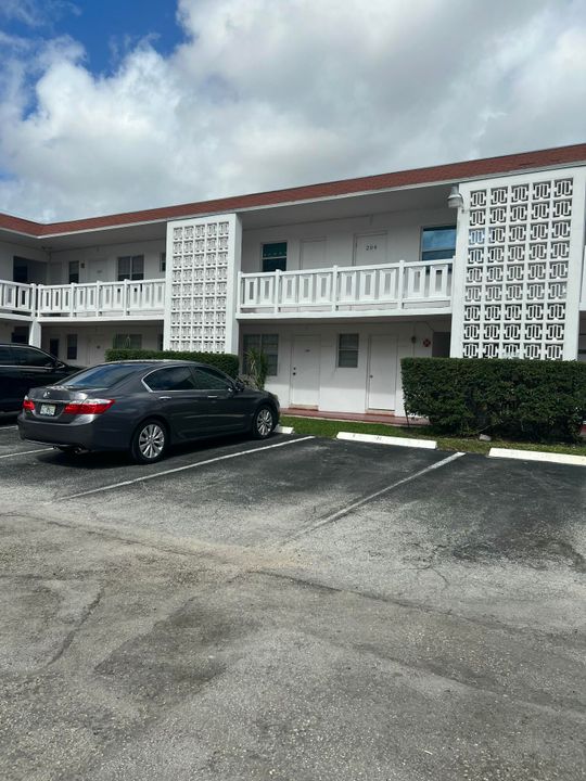 For Sale: $174,000 (0 beds, 0 baths, 730 Square Feet)