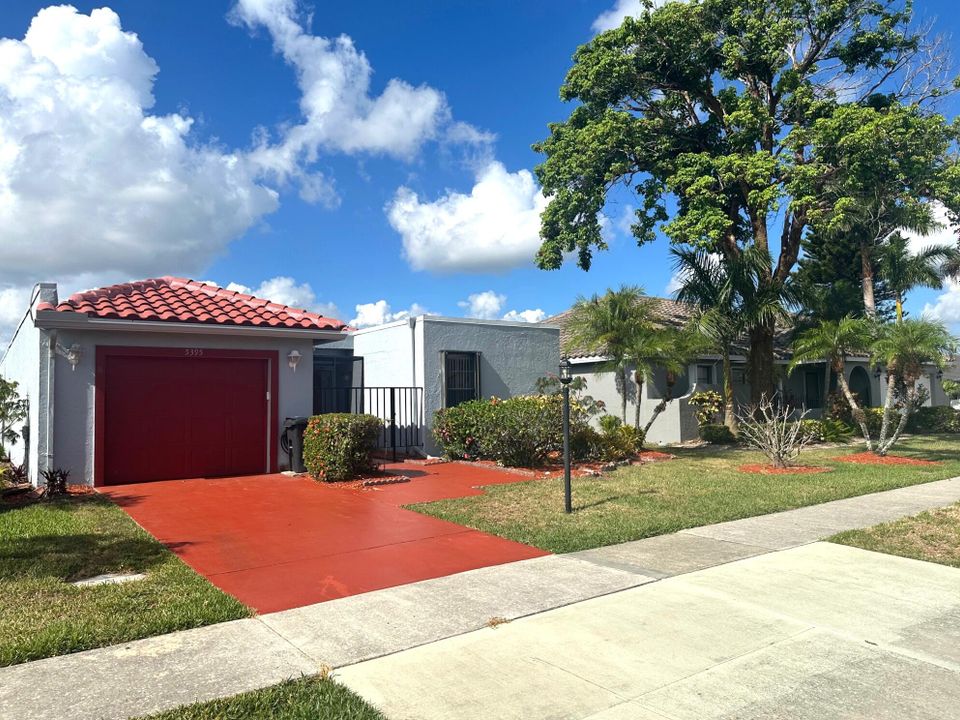 Active With Contract: $375,000 (3 beds, 2 baths, 1868 Square Feet)