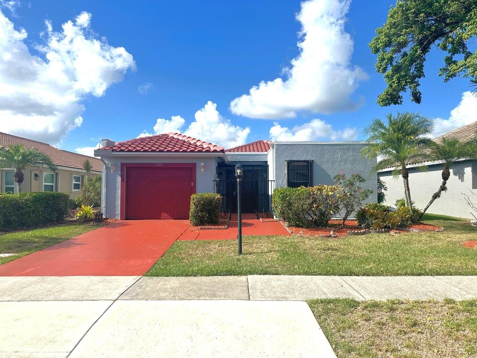 Active With Contract: $375,000 (3 beds, 2 baths, 1868 Square Feet)