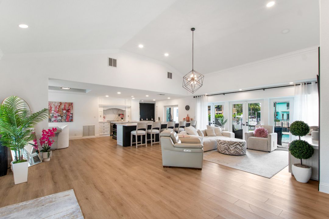 На продажу: $2,299,999 (3 спален, 2 ванн, 2195 Квадратных фут)