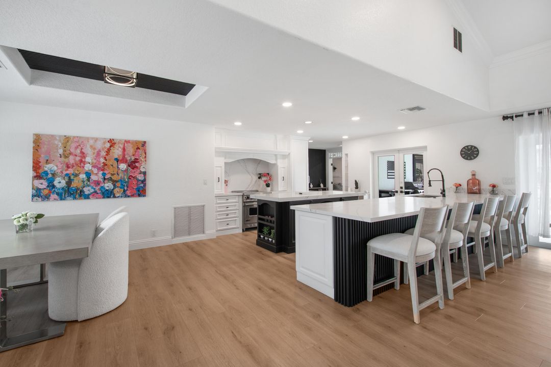 На продажу: $2,299,999 (3 спален, 2 ванн, 2195 Квадратных фут)