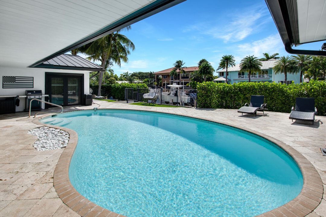 На продажу: $2,299,999 (3 спален, 2 ванн, 2195 Квадратных фут)