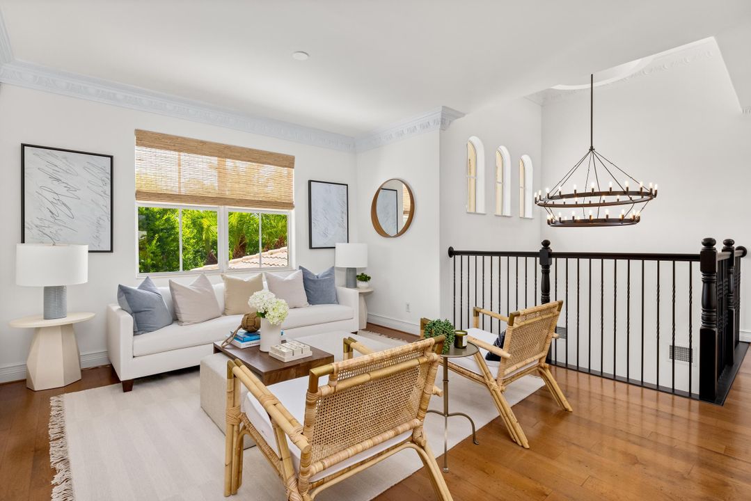 Под контрактом: $5,750,000 (5 спален, 7 ванн, 6051 Квадратных фут)