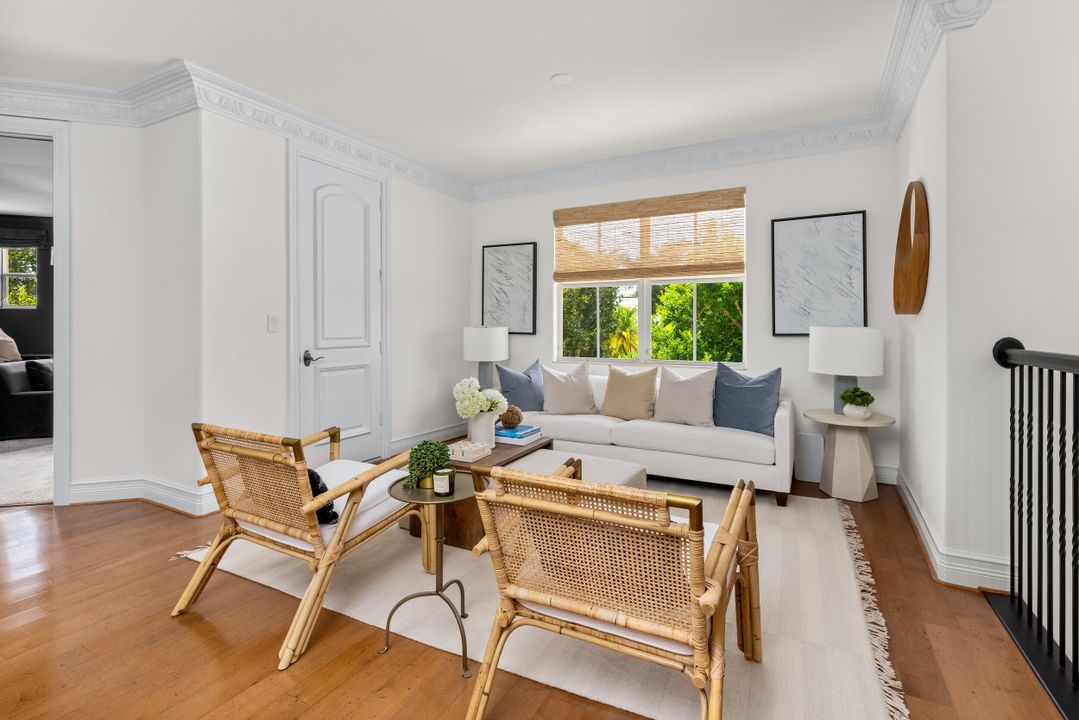 Под контрактом: $5,750,000 (5 спален, 7 ванн, 6051 Квадратных фут)