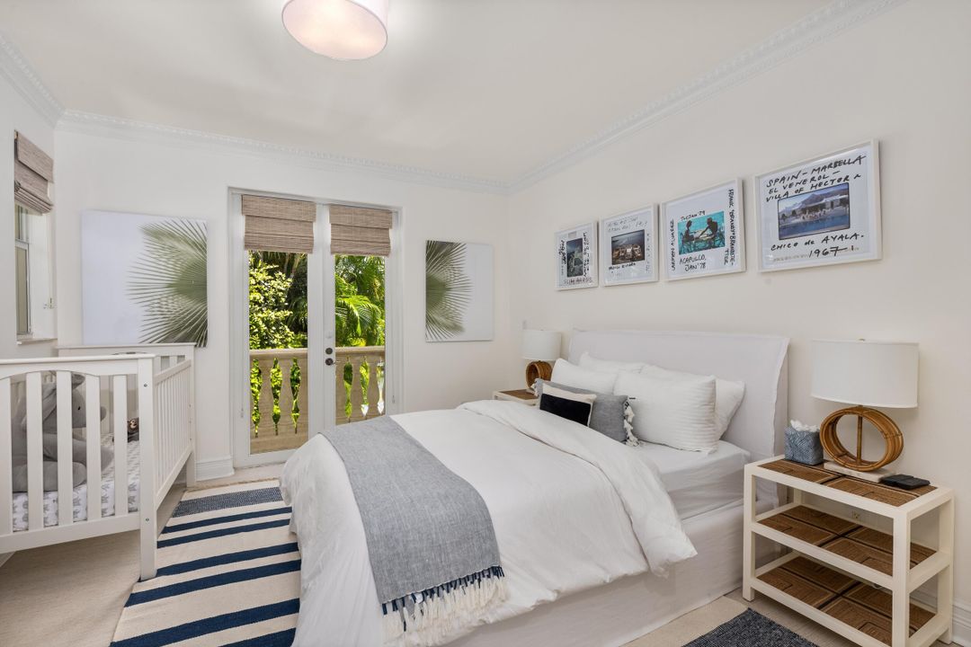 Под контрактом: $5,750,000 (5 спален, 7 ванн, 6051 Квадратных фут)