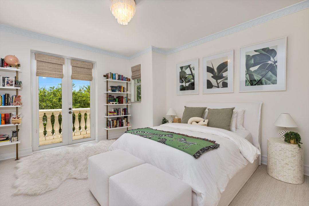 Под контрактом: $5,750,000 (5 спален, 7 ванн, 6051 Квадратных фут)