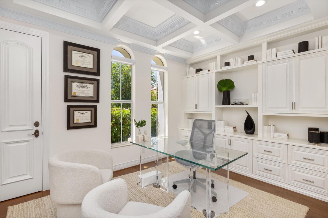 Под контрактом: $5,750,000 (5 спален, 7 ванн, 6051 Квадратных фут)