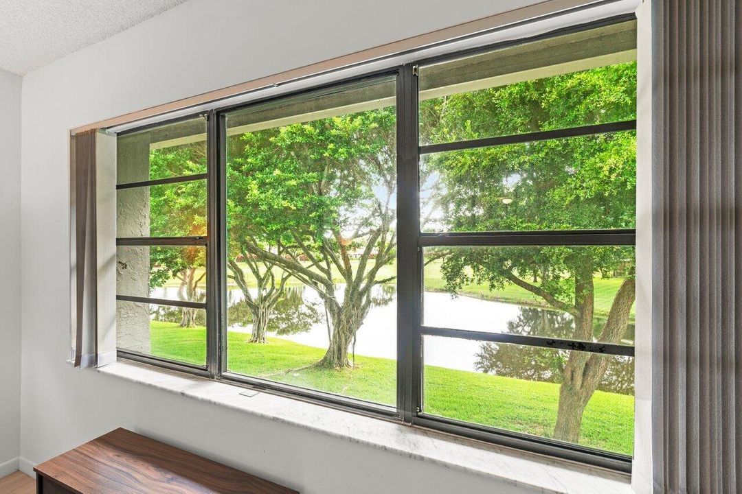 Active With Contract: $5,500 (2 beds, 2 baths, 1388 Square Feet)