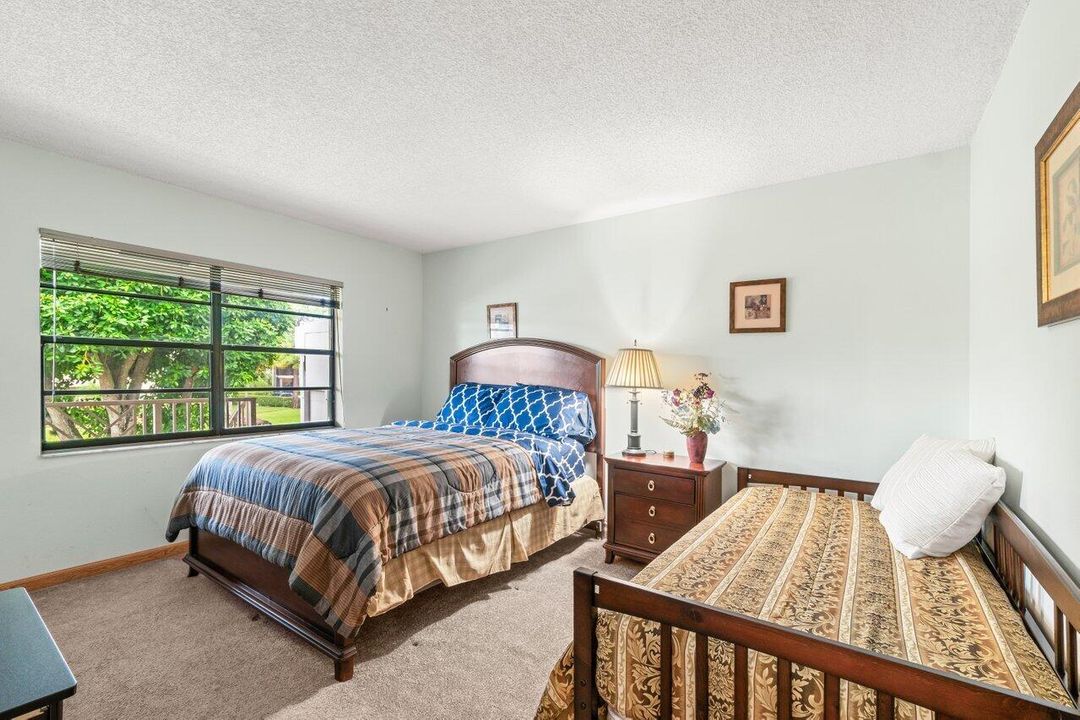 Active With Contract: $5,500 (2 beds, 2 baths, 1388 Square Feet)