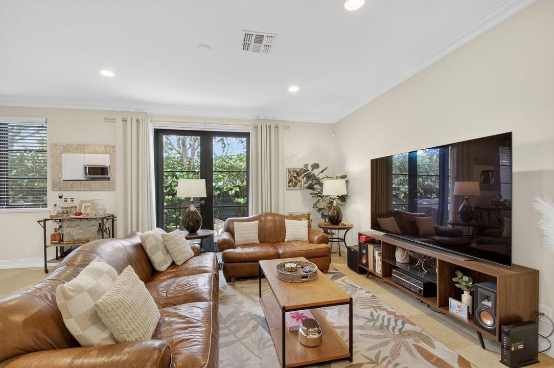 For Sale: $535,000 (3 beds, 2 baths, 1964 Square Feet)