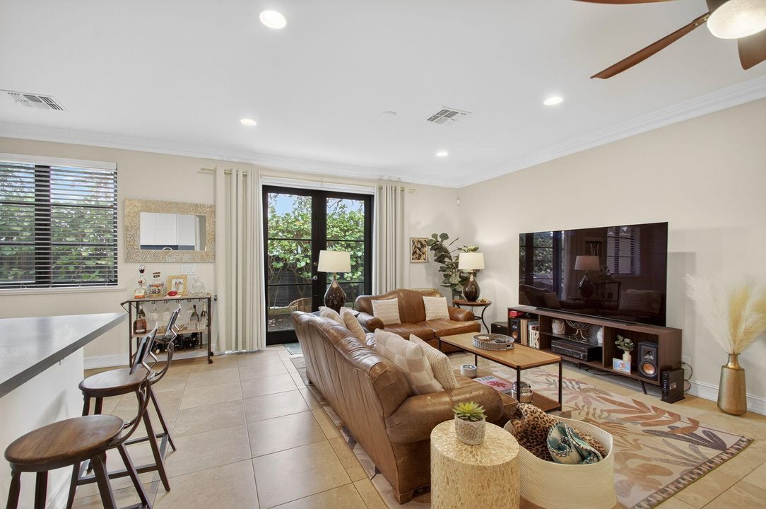 For Sale: $535,000 (3 beds, 2 baths, 1964 Square Feet)