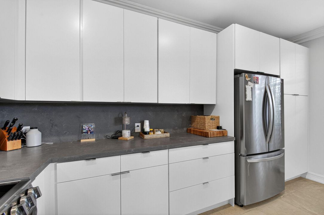 For Sale: $535,000 (3 beds, 2 baths, 1964 Square Feet)