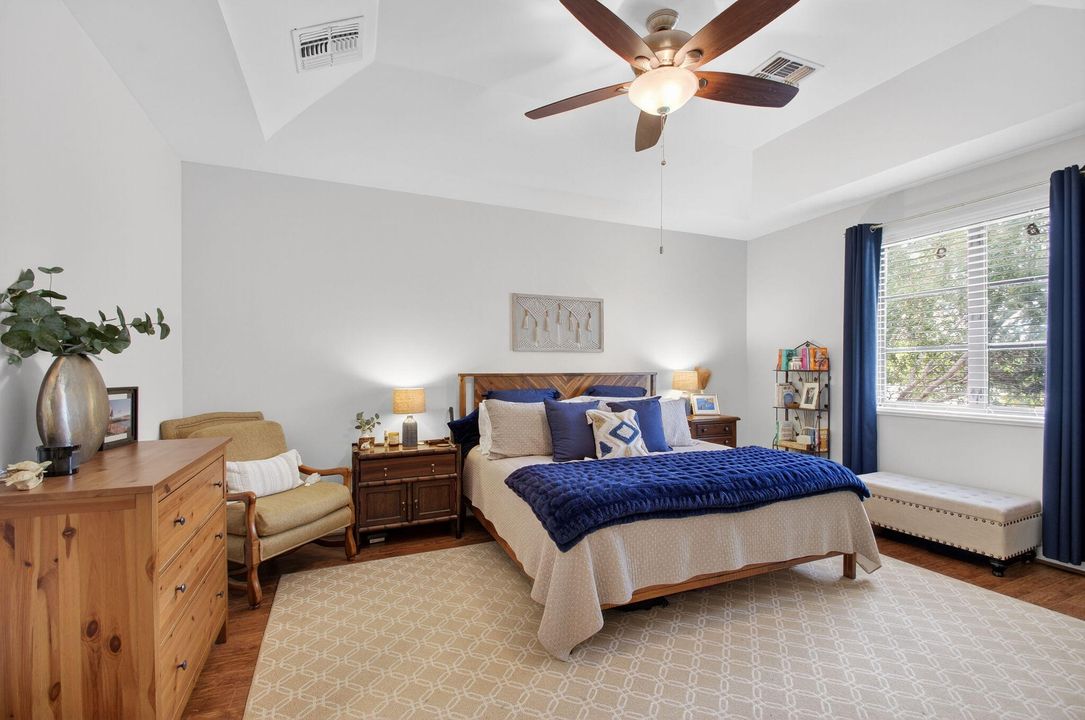 For Sale: $535,000 (3 beds, 2 baths, 1964 Square Feet)