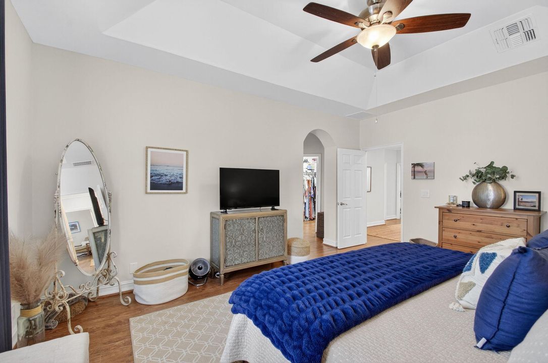 For Sale: $535,000 (3 beds, 2 baths, 1964 Square Feet)