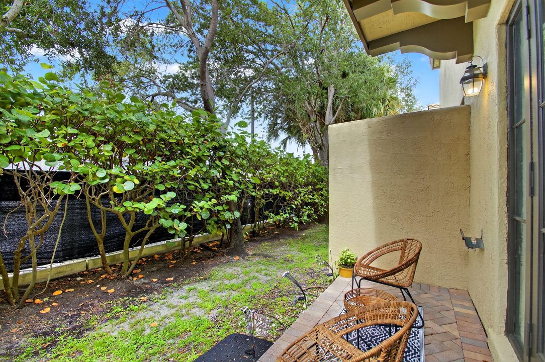 For Sale: $535,000 (3 beds, 2 baths, 1964 Square Feet)