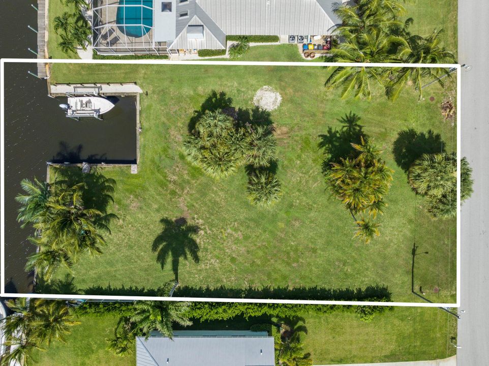 Под контрактом: $1,200,000 (0 спален, 0 ванн, 0 Квадратных фут)