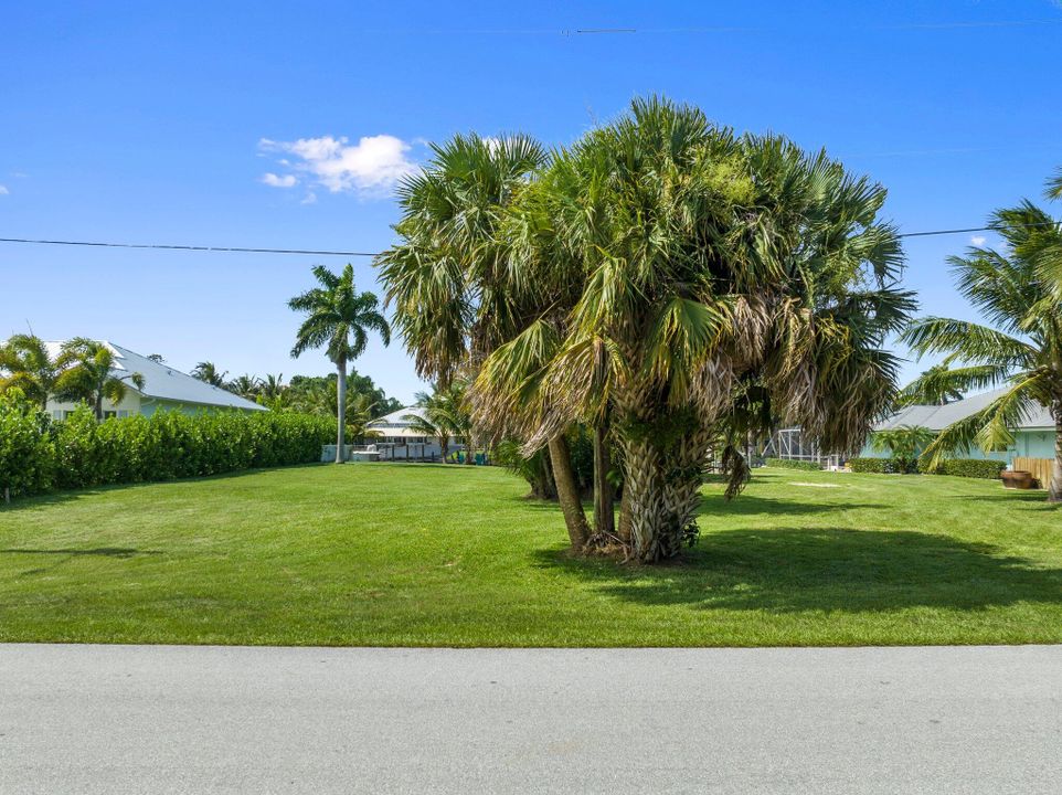 Под контрактом: $1,200,000 (0 спален, 0 ванн, 0 Квадратных фут)