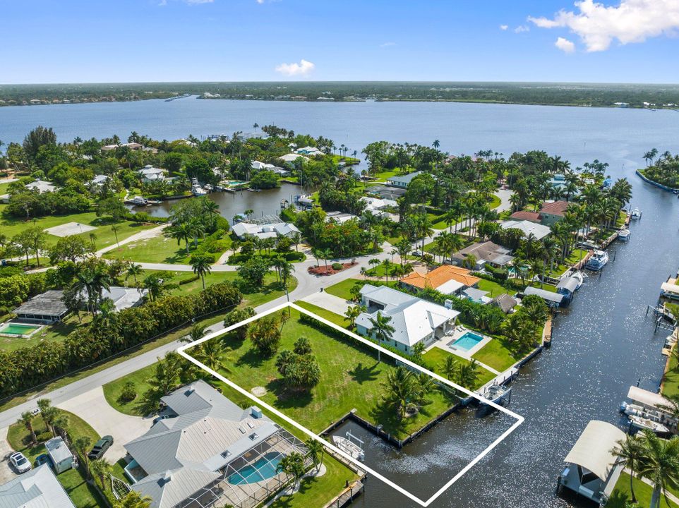 Под контрактом: $1,200,000 (0 спален, 0 ванн, 0 Квадратных фут)