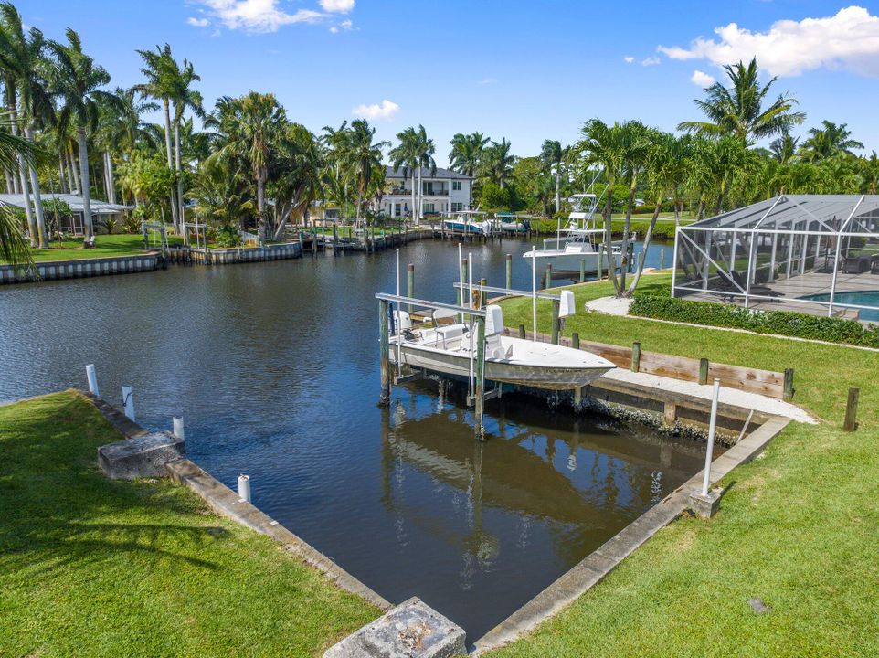 Под контрактом: $1,200,000 (0 спален, 0 ванн, 0 Квадратных фут)