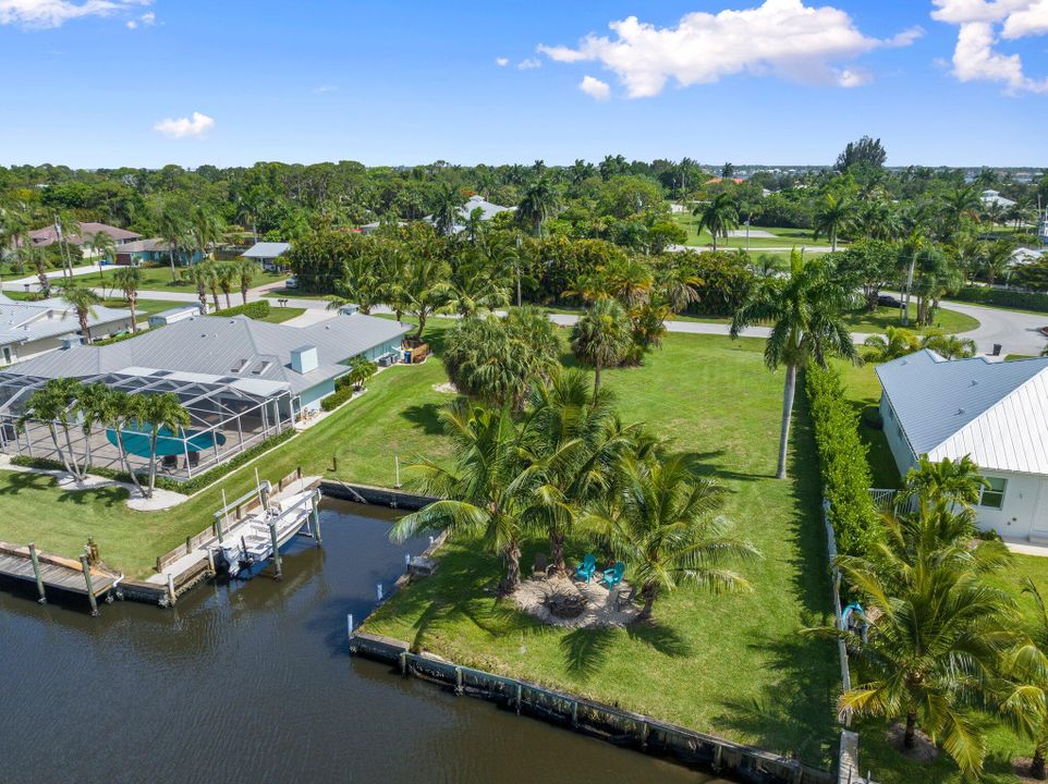 Под контрактом: $1,200,000 (0 спален, 0 ванн, 0 Квадратных фут)