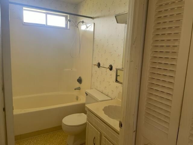 На продажу: $99,999 (2 спален, 2 ванн, 1272 Квадратных фут)