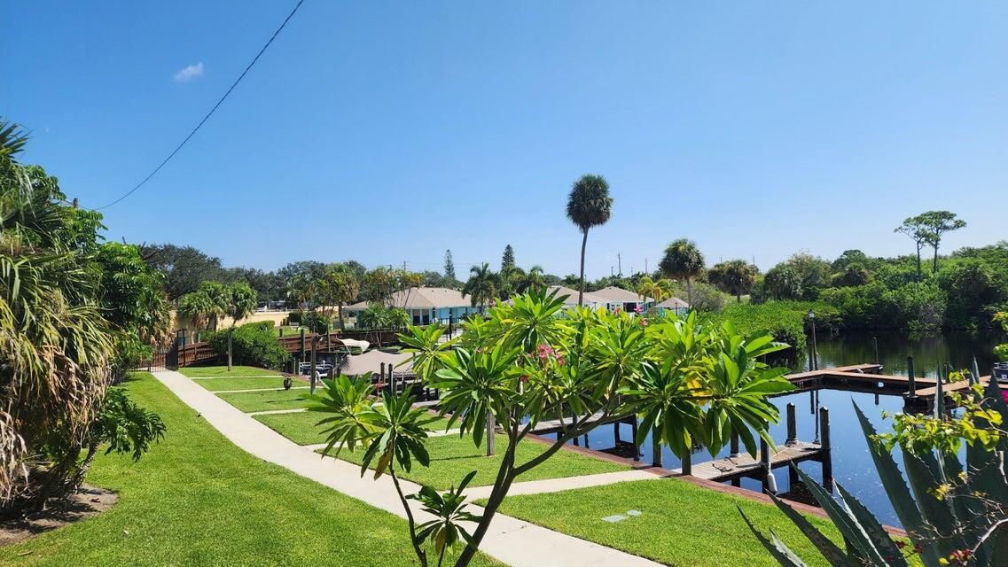 На продажу: $99,999 (2 спален, 2 ванн, 1272 Квадратных фут)