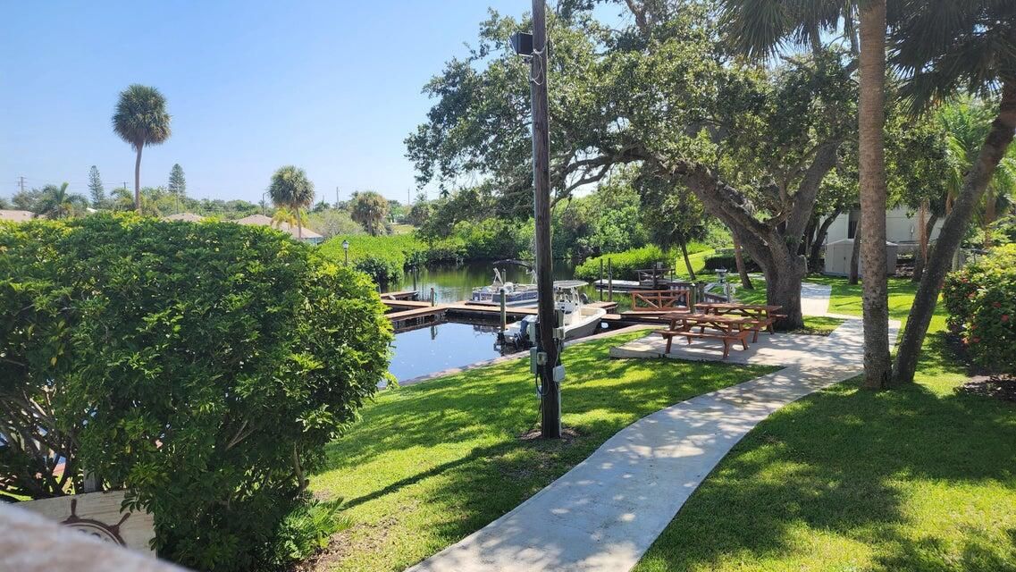 На продажу: $99,999 (2 спален, 2 ванн, 1272 Квадратных фут)