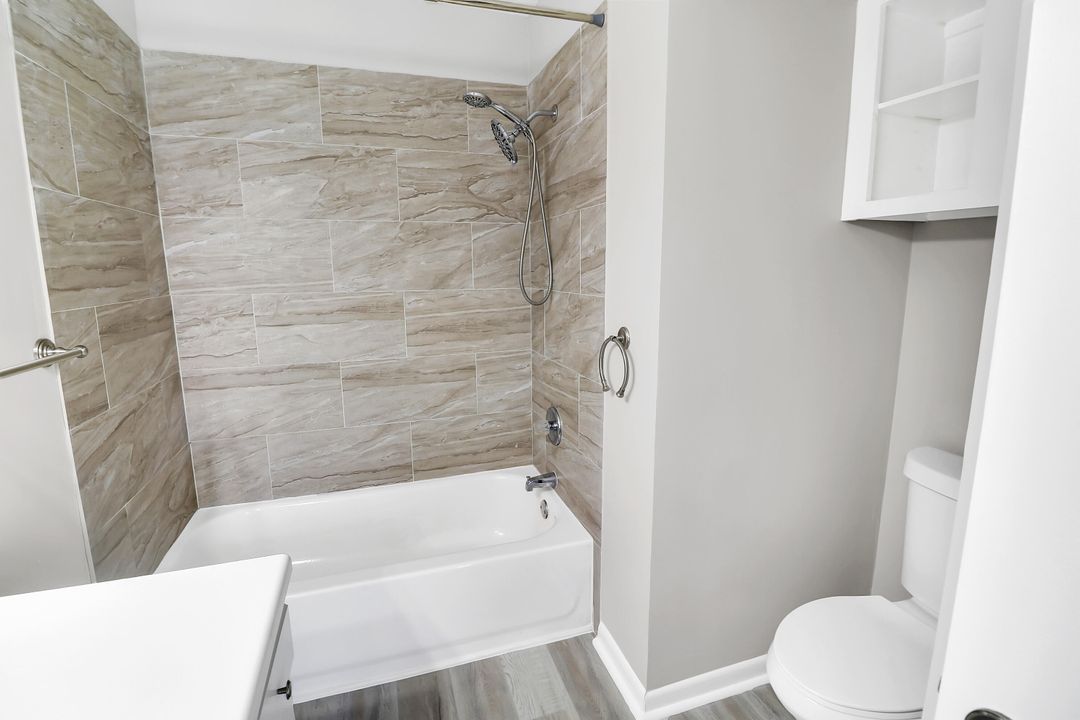 Active With Contract: $159,000 (2 beds, 2 baths, 884 Square Feet)