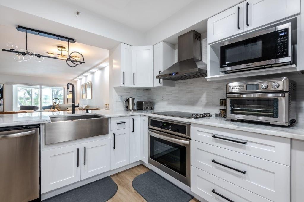 Под контрактом: $5,500 (2 спален, 2 ванн, 1500 Квадратных фут)