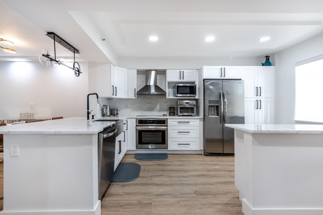 Под контрактом: $5,500 (2 спален, 2 ванн, 1500 Квадратных фут)