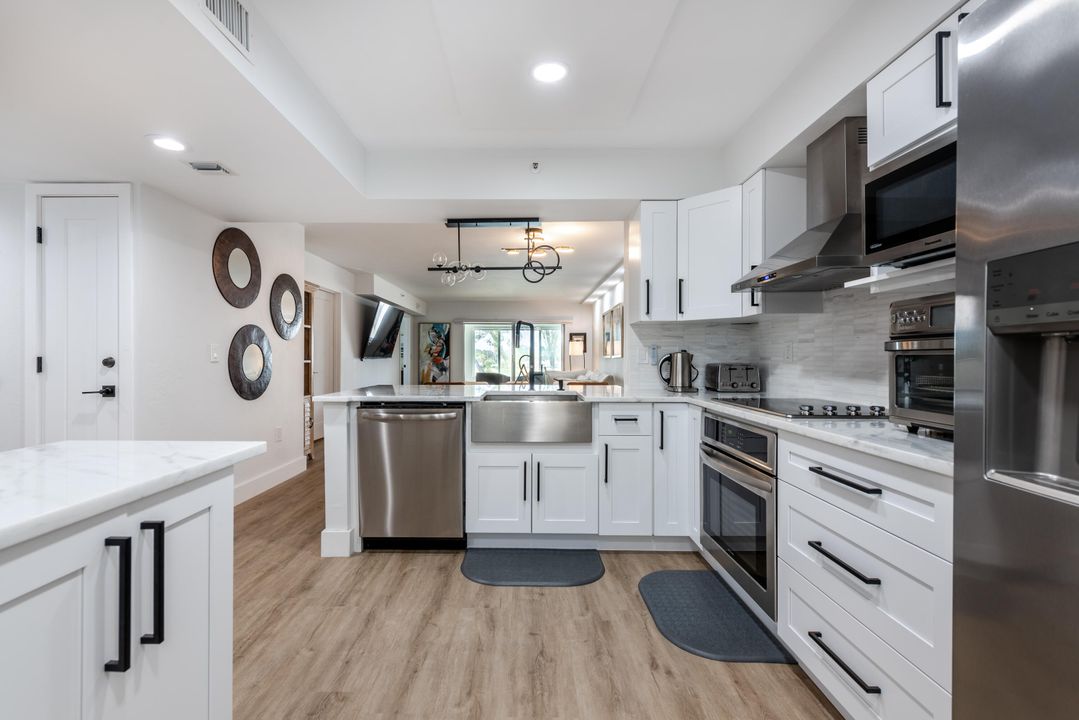 Под контрактом: $5,500 (2 спален, 2 ванн, 1500 Квадратных фут)