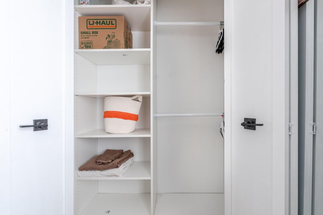 Под контрактом: $5,500 (2 спален, 2 ванн, 1500 Квадратных фут)