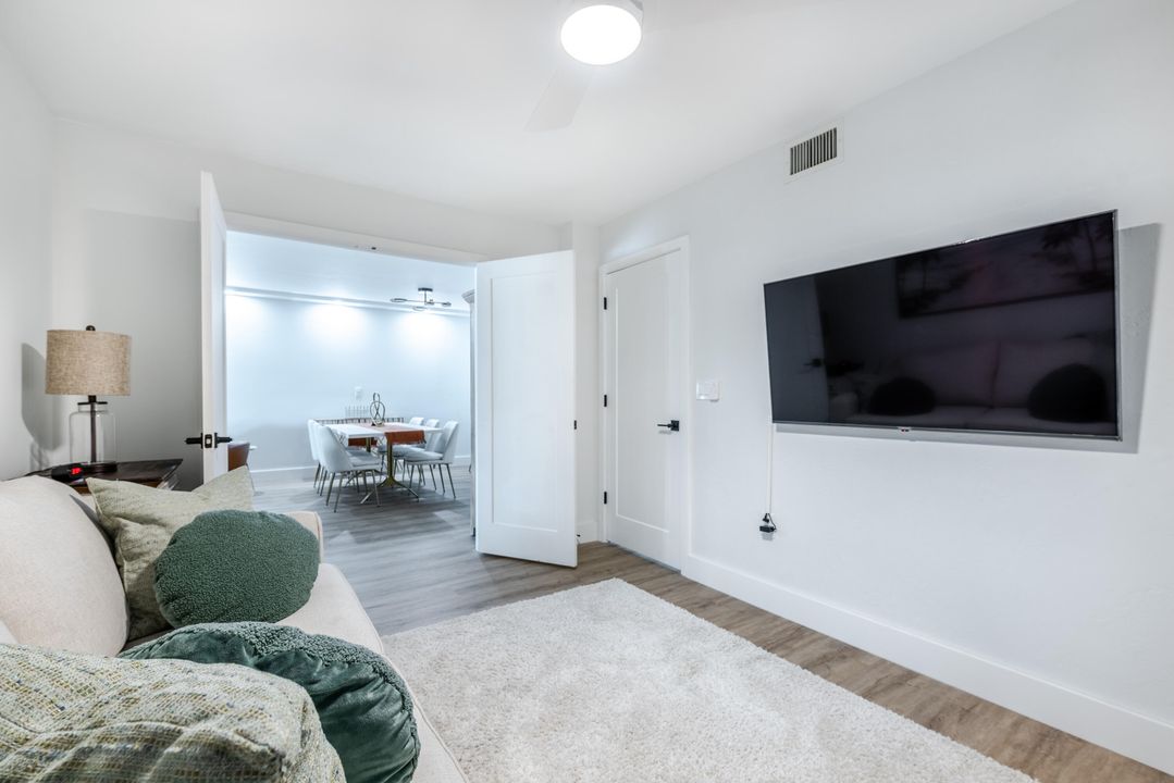 Под контрактом: $5,500 (2 спален, 2 ванн, 1500 Квадратных фут)