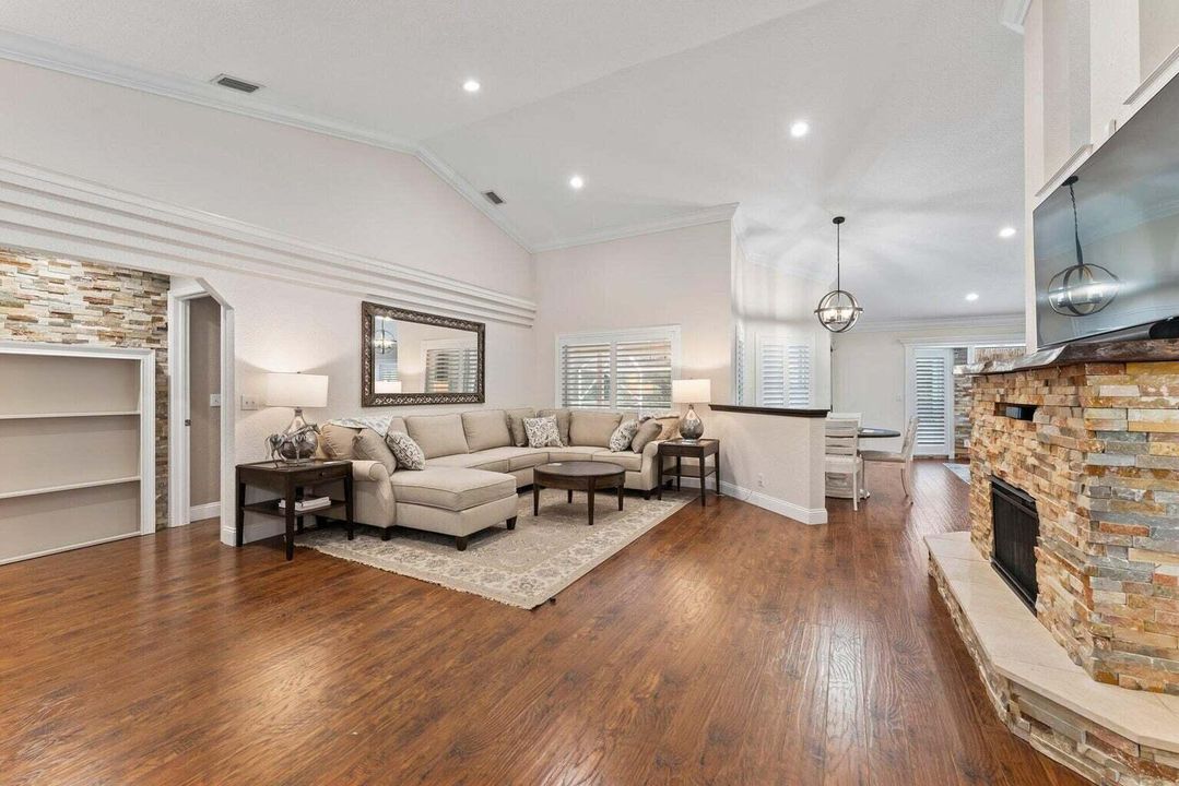 待售: $1,390,000 (4 贝兹, 2 浴室, 2372 平方英尺)